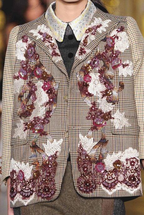 STAMPE, PATTERNS E EFFETTI DI SUPERFICIE DALLA SETTIMANA DELLA MODA DI MILANO / 1