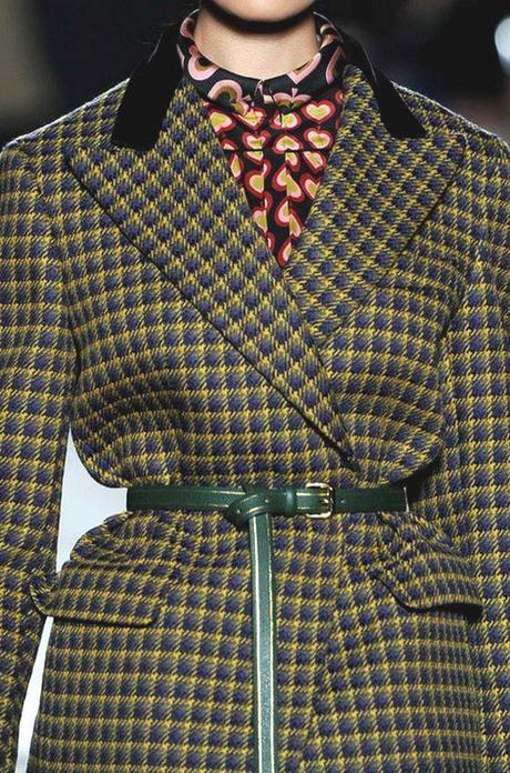 STAMPE, PATTERNS E EFFETTI DI SUPERFICIE DALLA SETTIMANA DELLA MODA DI MILANO / 1