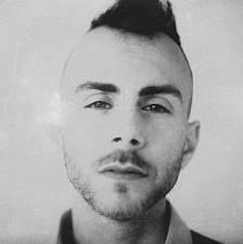 TAGLIO DI CAPELLI DI Asaf Avidan 2013 IL POPOLARE CANTANTE - RASATI A ZERO LATERALMENTE