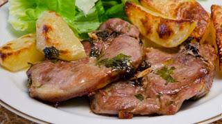 agnello al forno con patate aromatiche