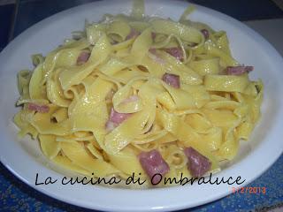 Tagliatelle burro e prosciutto