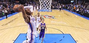 NBA: Westbrook e Durant demoliscono Bryant; Denver vola con il “Gallo”