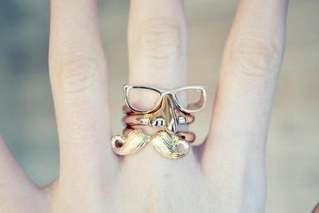 rings_mustache style