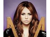 Miley Cyrus, nuovo look capelli blu. “No, sono platino”