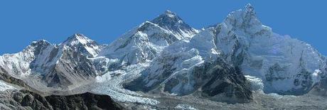 800px-Panoramique_mont_Everest
