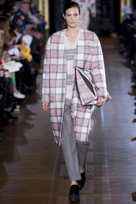 Paris Fashion Week #6 : La mascolinità di Stella McCartney e gli accessori fetish di Chanel