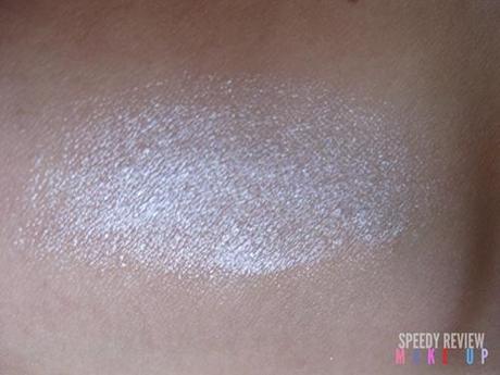 Essence: ombretto in crema #1 [Snow Jam Collection]