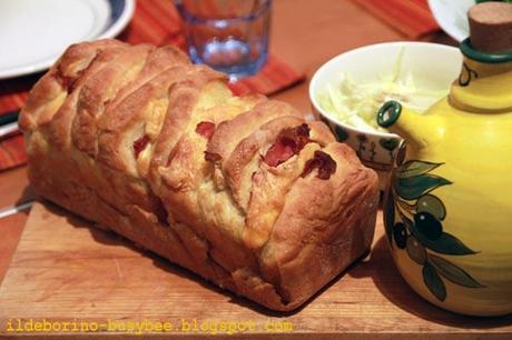Pane Imbottito di Prosciutto e Formaggio or Han and Cheese Pull-Apart Bread