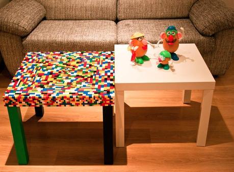 CAMPAGNA CONTRO L’ABBANDONO DEI LEGO: IL TAVOLINO DI ARTISIGN EXPLOSION Tavolo Lego di Artisign Explosion