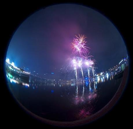 02031 “Stelle e lampi in un festoso boato”: di Marco Bizzarri e Paola Pardini