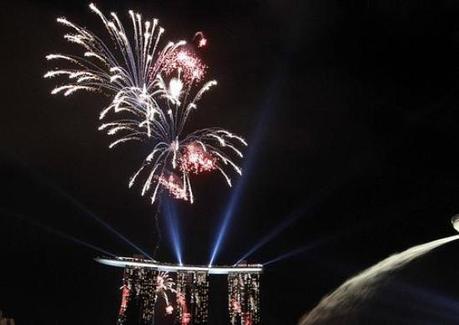 00432 “Stelle e lampi in un festoso boato”: di Marco Bizzarri e Paola Pardini