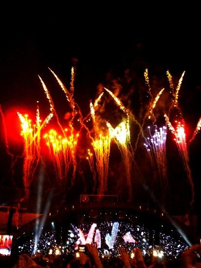 00932 “Stelle e lampi in un festoso boato”: di Marco Bizzarri e Paola Pardini