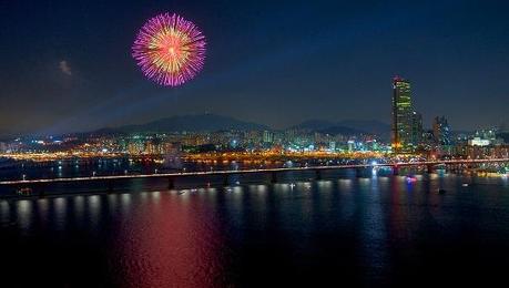 02121 “Stelle e lampi in un festoso boato”: di Marco Bizzarri e Paola Pardini