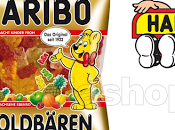 L'uomo distribuiva bigliettini orsetti gomma