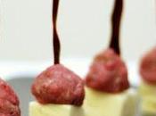 Come preparare gustoso finger food mangia tutto Cubo Asiago tartare fassona tartufo nero stecchino all'aceto balsamico