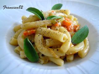 Maccheroncini rigati al torchio con ragù semplice di verdure