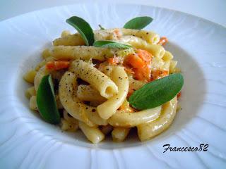 Maccheroncini rigati al torchio con ragù semplice di verdure