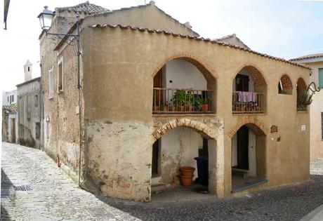 Galtellì, in Sardegna, alla ricerca di una pasqua deleddiana 