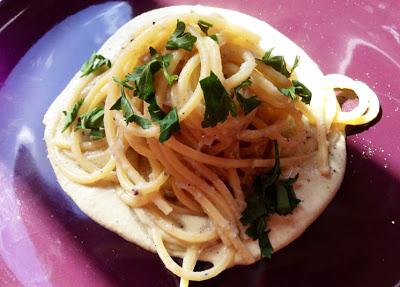 Spaghetti alla Chitarra con Neonata di Pesce in Salsa di Ricotta e Fave