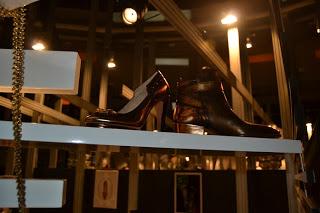 SUPER SHOES di GUILLAUME HINFRAY