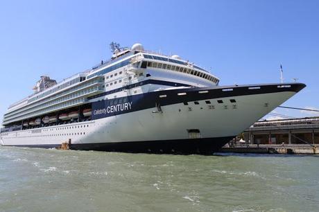 CELEBRITY CRUISES: FUTURO INCERTO PER LA CELEBRITY CENTURY