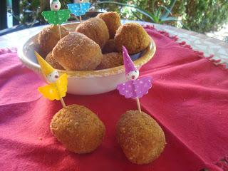 Bocconcini di carciofi e salame.