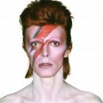 David Bowie, in mostra al Victoria & Albert di Londra spartiti e abiti