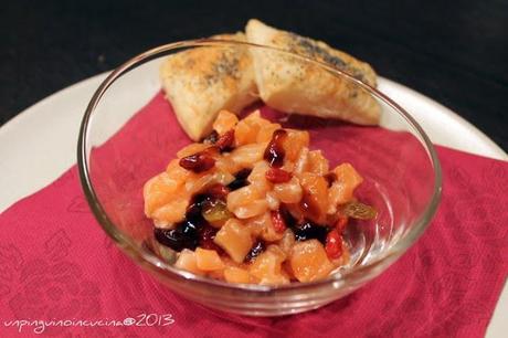 Tartare di salmone con bacche Goji e gelatina al balsamico