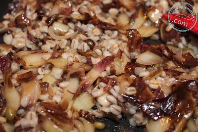 orzo e farro mantecati al radicchio e provolone del monaco