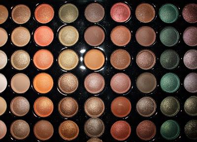 Cosa mi sono auto-regalata per Natale quest'anno?? 88 Colour Hot Earth Eyeshadow Palette!!