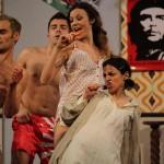 Alessia Fabiani al teatro con “Fuori Sede”: la neo-mamma è in splendida forma