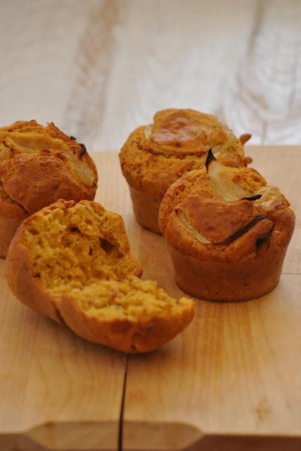 Muffins gluten free, mandorle e pomodori secchi