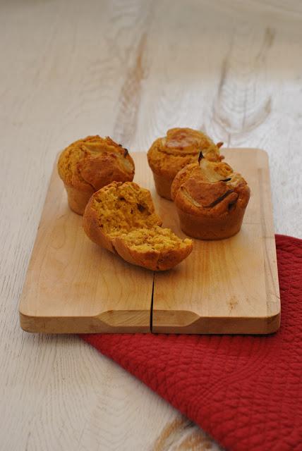 Muffins gluten free, mandorle e pomodori secchi