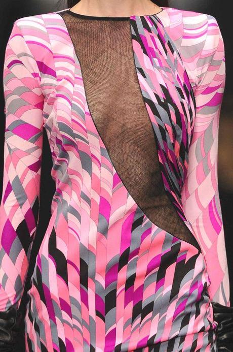 STAMPE, PATTERNS E EFFETTI DI SUPERFICIE DALLA SETTIMANA DELLA MODA DI PARIGI / 2