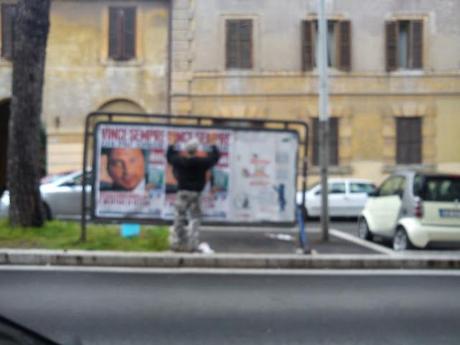 Per essere votati imbrattano, per ringraziare imbrattano. Evidentemente pensano proprio che questo sia il canale che i cittadini prediligono. Vale anche per voi?