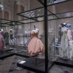 Parigi: al museo Galliera in mostra 100 abiti di lusso per 150 anni di alta moda