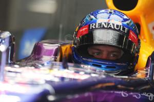 Sebastian-Vettel-Red-Bull_test_barcellona_2013_day_8 (8)