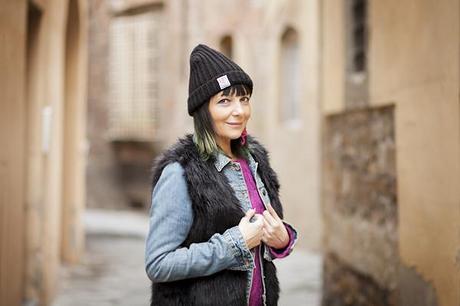 smilingischic, fashion blog, clothes and smiles, playing the layers game, come vestirsi con capi sovrapposti, fake Romwe, fur vest,