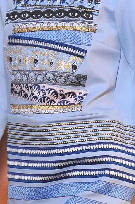 STAMPE, PATTERNS E EFFETTI DI SUPERFICIE DALLA SETTIMANA DELLA MODA DI PARIGI / 4