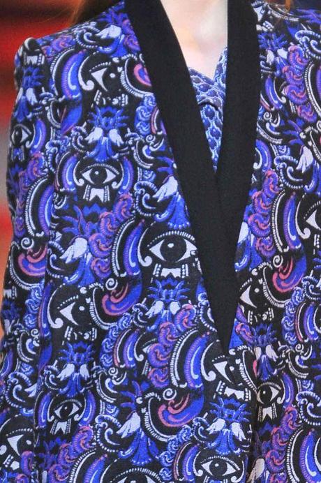 STAMPE, PATTERNS E EFFETTI DI SUPERFICIE DALLA SETTIMANA DELLA MODA DI PARIGI / 4