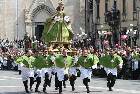 Pasqua: la corsa della Madonna, a Sulmona un rito antico 