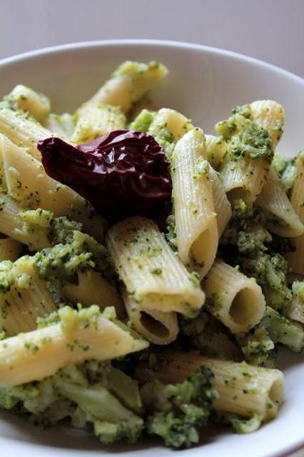 Pasta con i broccoli neri