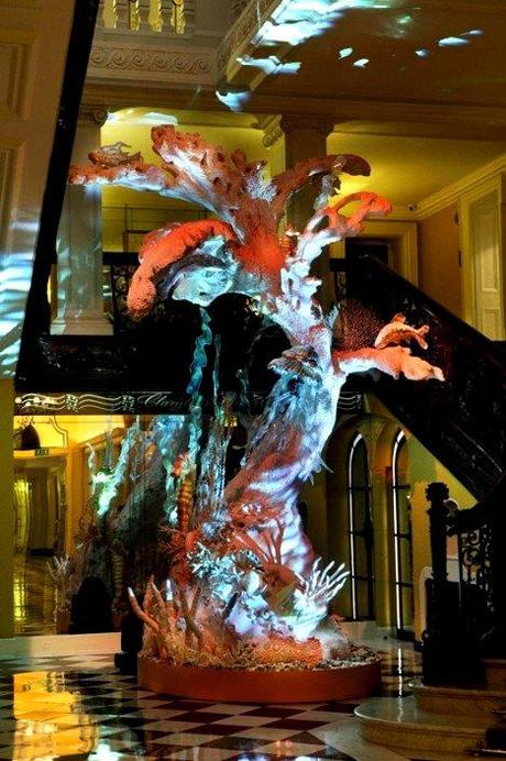 claridges-christmas-tree-by-john-galliano-for-dior-1-468x705