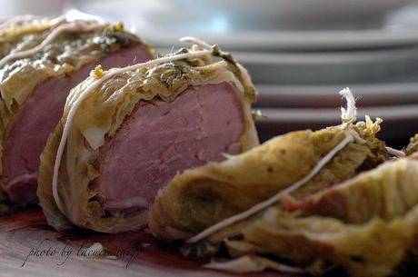 Filetto di maiale in vestito di verza, timo e coriandolo