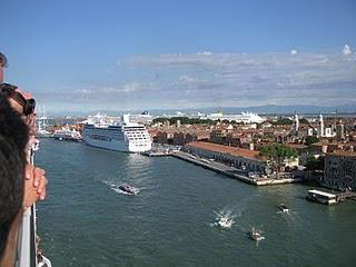 Crocieristi in aumento in Italia nel 2011 secondo i dati Cemar