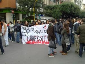 Corteo e proteste nell’indifferenza della città