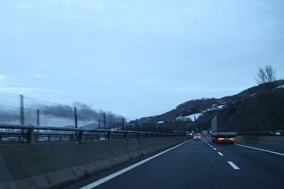 fuoco in autostrada