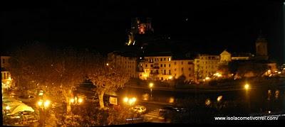 Dolceacqua, foto in notturna.