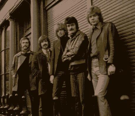 The Moody Blues – I’m Just A Singer (In A Rock And Roll Band)