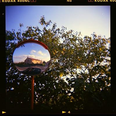 LOMOGRAPHY • lo-fi mirrors street photography